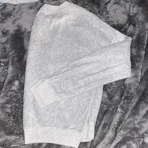 Long sleeve grey shirt